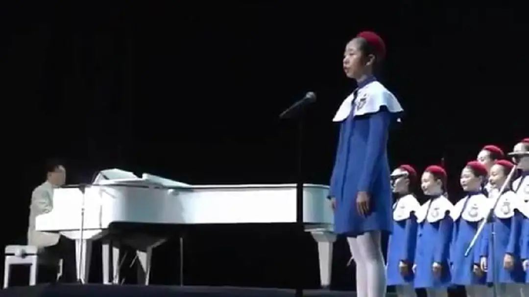 คณะนักเรียนเกาหลีใต้ร้องเพลงประสานเสียง“พระราชาผู้ทรงธรรม” ทำเอาคนทั้งฮอล์ถึงกับขนลุก ซาบซึ้ง น้ำตาไหล ปิดท้ายด้วยเสียงปรบมือดังกึกก้อง คณะนักเรียนเกาหลีใต้ร้องเพลงประสานเสียง“พระราชาผู้ทรงธรรม” ทำเอาคนทั้งฮอล์ถึงกับขนลุก ซาบซึ้ง น้ำตาไหล ปิดท้ายด้วยเสียงปรบมือดังกึกก้อง