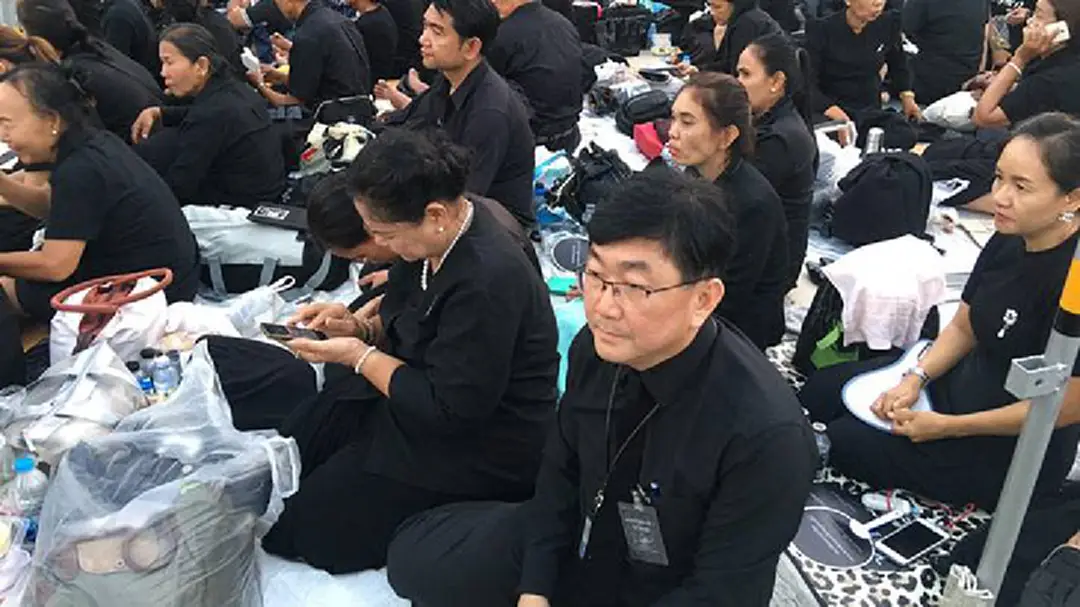 รองโฆษกอัยการร่วมส่งเสด็จ ร.9 พร้อมอำนวยความสะดวกประชาชน รองโฆษกอัยการร่วมส่งเสด็จ ร.9 พร้อมอำนวยความสะดวกประชาชน
