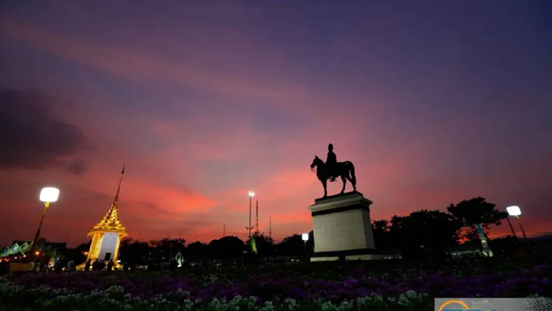 สมเด็จพระเจ้าอยู่หัว พระราชทานพระราชานุญาตให้ใช้พระลานพระราชวังดุสิต จัดการแสดงดนตรี "ใจประสานใจ" สมเด็จพระเจ้าอยู่หัว พระราชทานพระราชานุญาตให้ใช้พระลานพระราชวังดุสิต จัดการแสดงดนตรี "ใจประสานใจ"