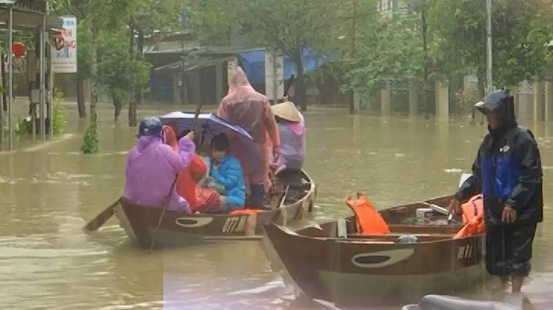 ไต้ฝุ่น "ด็อมเร็ย" คร่าชีวิต ชาวเวียดนามไปแล้ว 61 ราย สูญหายกว่า 20 คน