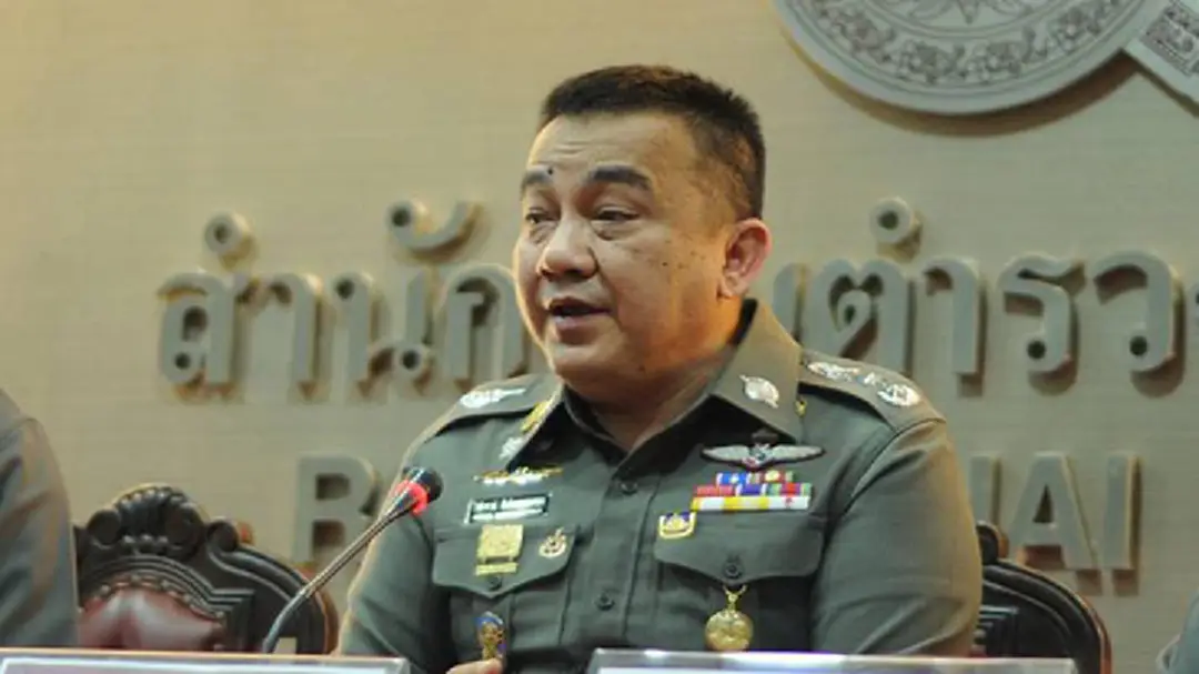 รองศรีวราห์ สั่ง ตม.–ภาค 9 ล่าอุยกูร์แหกคุก อุกอาจใช้อุปกรณ์ในห้องขัง ทุบกำแพงหนี ตั้งกรรมการสอบ เจ้าหน้าที่เอี่ยวโทษหนัก รองศรีวราห์ สั่ง ตม.–ภาค 9 ล่าอุยกูร์แหกคุก อุกอาจใช้อุปกรณ์ในห้องขัง ทุบกำแพงหนี ตั้งกรรมการสอบ เจ้าหน้าที่เอี่ยวโทษหนัก