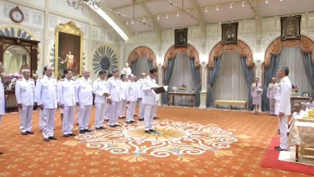 สมเด็จพระเจ้าอยู่หัวพระราชทานเงิน 10,318,000 บาท ช่วยน้ำท่วมอีสาน สมเด็จพระเจ้าอยู่หัวพระราชทานเงิน 10,318,000 บาท ช่วยน้ำท่วมอีสาน