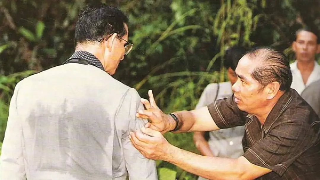 เผยดัชนีประเทศที่มีความสุข ไทยติดอันดับ32! ท่ามกลางน้ำตา ยังพบสุขได้จาก "การเป็นผู้ให้" ของ "จิตอาสา" เผยดัชนีประเทศที่มีความสุข ไทยติดอันดับ32! ท่ามกลางน้ำตา ยังพบสุขได้จาก "การเป็นผู้ให้" ของ "จิตอาสา"