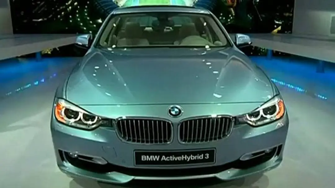 BMW เรียกคืนรถ 1 ล้านคัน จากปัญหาระบบไฟ BMW เรียกคืนรถ 1 ล้านคัน จากปัญหาระบบไฟ