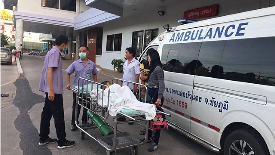 ผู้ว่าฯชัยภูมิรับหนูน้อย2ขวบถูกงูเห่ากัดขาใกล้เน่าเข้ารักษาตัวที่รพ.แล้ว ผู้ว่าฯชัยภูมิรับหนูน้อย2ขวบถูกงูเห่ากัดขาใกล้เน่าเข้ารักษาตัวที่รพ.แล้ว