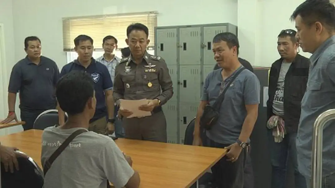 รวบแล้ว! พ่อหื่นพยายามข่มขืนลูกแท้ๆ อ้างแค่กอด-หอมลูก รวบแล้ว! พ่อหื่นพยายามข่มขืนลูกแท้ๆ อ้างแค่กอด-หอมลูก