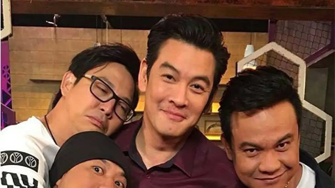 ชาคริต ทำซึ้ง...โพสต์ถึง "แก๊งเป็นต่อ" ชาคริต ทำซึ้ง...โพสต์ถึง "แก๊งเป็นต่อ"