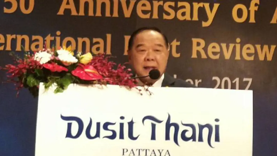 ประวิตรแจงหายหน้าลาทำธุระส่วนตัว ลั่นไม่รู้ยังร่วมครม.ประยุทธ์5 ประวิตรแจงหายหน้าลาทำธุระส่วนตัว ลั่นไม่รู้ยังร่วมครม.ประยุทธ์5