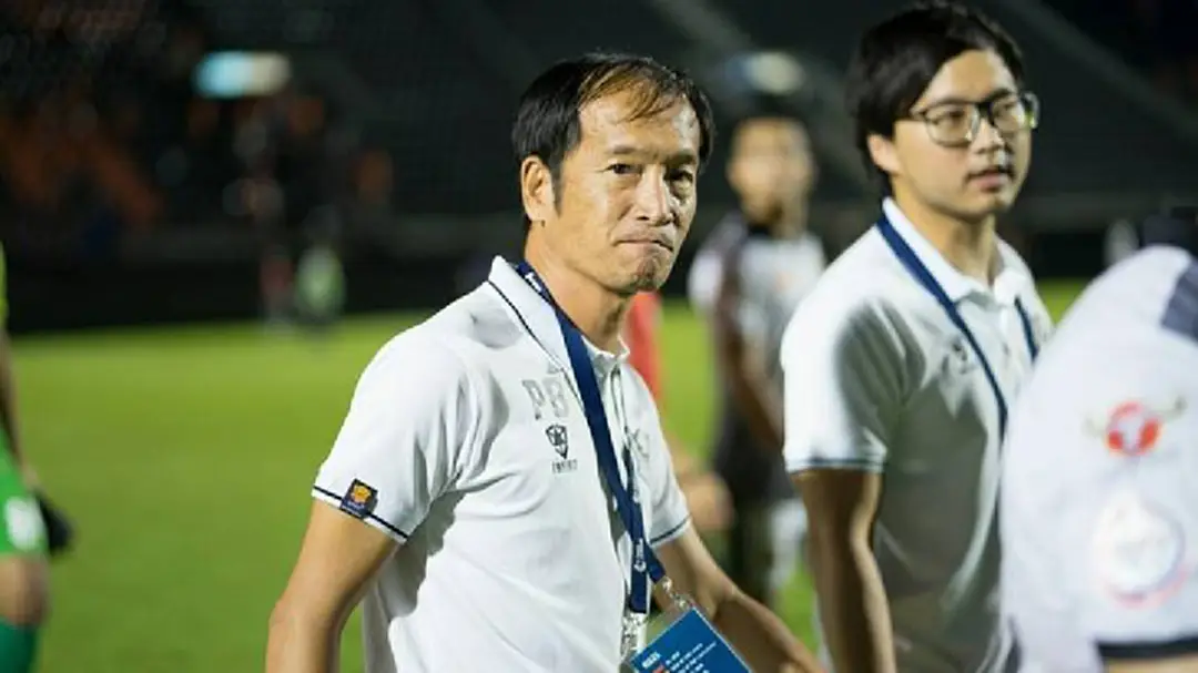 อยู่ต่อเลยได้ไหม!!! “โค้ชเบ๊” ปัดข้อเสนอทุกทีม อ้อนสุโขทัยต่อสัญญาคุมทัพต่อปีหน้า อยู่ต่อเลยได้ไหม!!! “โค้ชเบ๊” ปัดข้อเสนอทุกทีม อ้อนสุโขทัยต่อสัญญาคุมทัพต่อปีหน้า