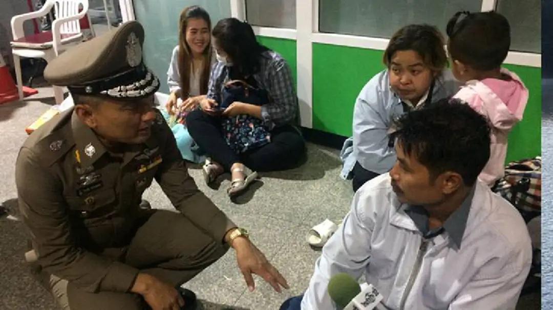 ปชช.ยังตกค้างสถานีขนส่งหมอชิต ตร.ออกดูแลป้องกันอาชญากรรม ปชช.ยังตกค้างสถานีขนส่งหมอชิต ตร.ออกดูแลป้องกันอาชญากรรม