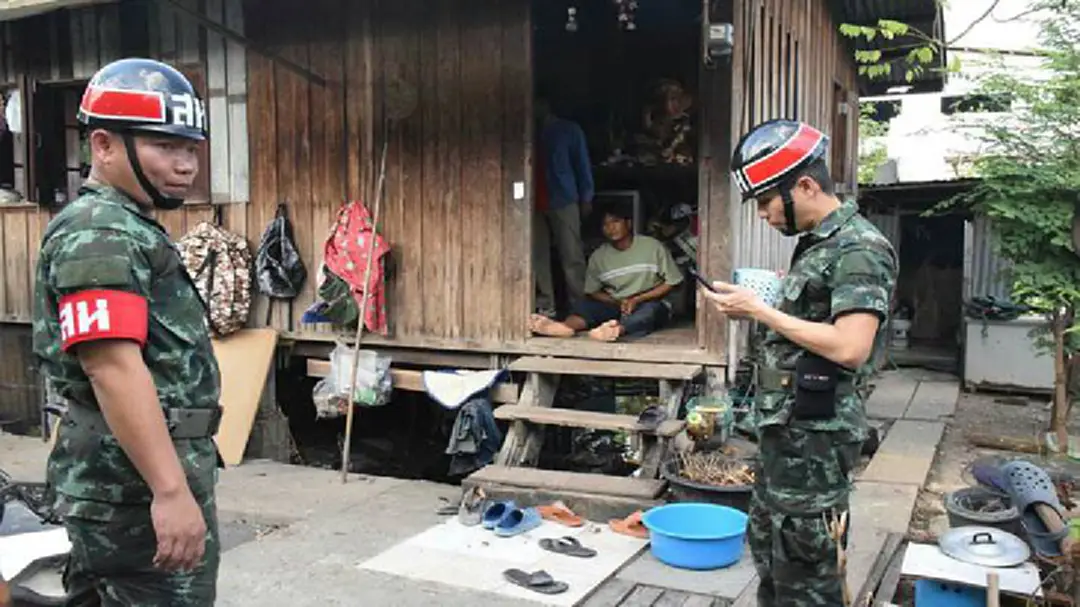 บุกจับคนงานก่อสร้างขืนใจลูกติดเมียวัย14จนตั้งท้อง บุกจับคนงานก่อสร้างขืนใจลูกติดเมียวัย14จนตั้งท้อง