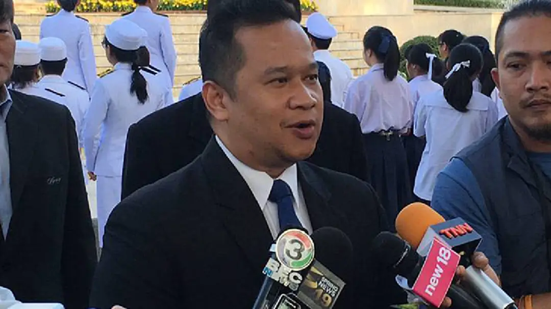 เพื่อไทยซัดบิ๊กตู่วางแผนสืบทอดอำนาจ จี้ปลดล็อคพรรคการเมือง เพื่อไทยซัดบิ๊กตู่วางแผนสืบทอดอำนาจ จี้ปลดล็อคพรรคการเมือง