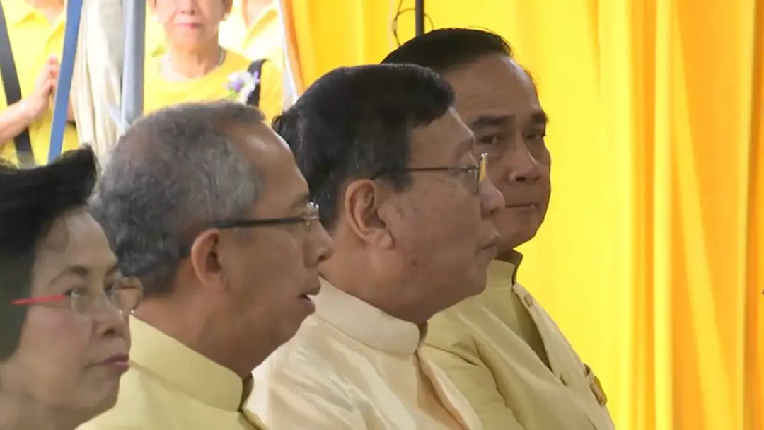 ทำบุญตักบาตรถวายพระราชกุศล แด่รัชกาลที่ 9 ทำบุญตักบาตรถวายพระราชกุศล แด่รัชกาลที่ 9