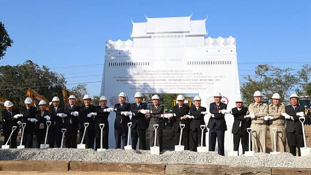 นายกฯวางศิลาฤกษ์รถไฟความเร็วสูง ตั้งเป้าเปิดบริการ ปี 2565 นายกฯวางศิลาฤกษ์รถไฟความเร็วสูง ตั้งเป้าเปิดบริการ ปี 2565