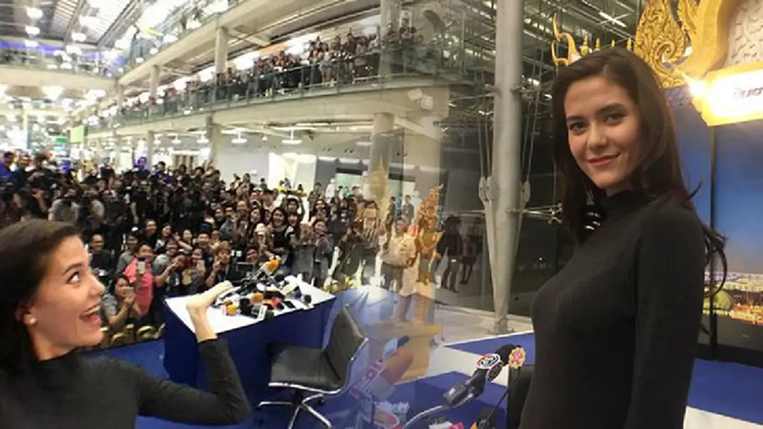 "มารีญา" กลับไทย แฟนคลับ รอต้อนรับแน่น สนามบิน "มารีญา" กลับไทย แฟนคลับ รอต้อนรับแน่น สนามบิน