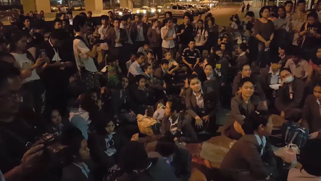 ใกล้สิ้นปี แรงงานมักประท้วงขอขึ้นโบนัส มีที่ไหนบ้างที่ติดโผ ใกล้สิ้นปี แรงงานมักประท้วงขอขึ้นโบนัส มีที่ไหนบ้างที่ติดโผ