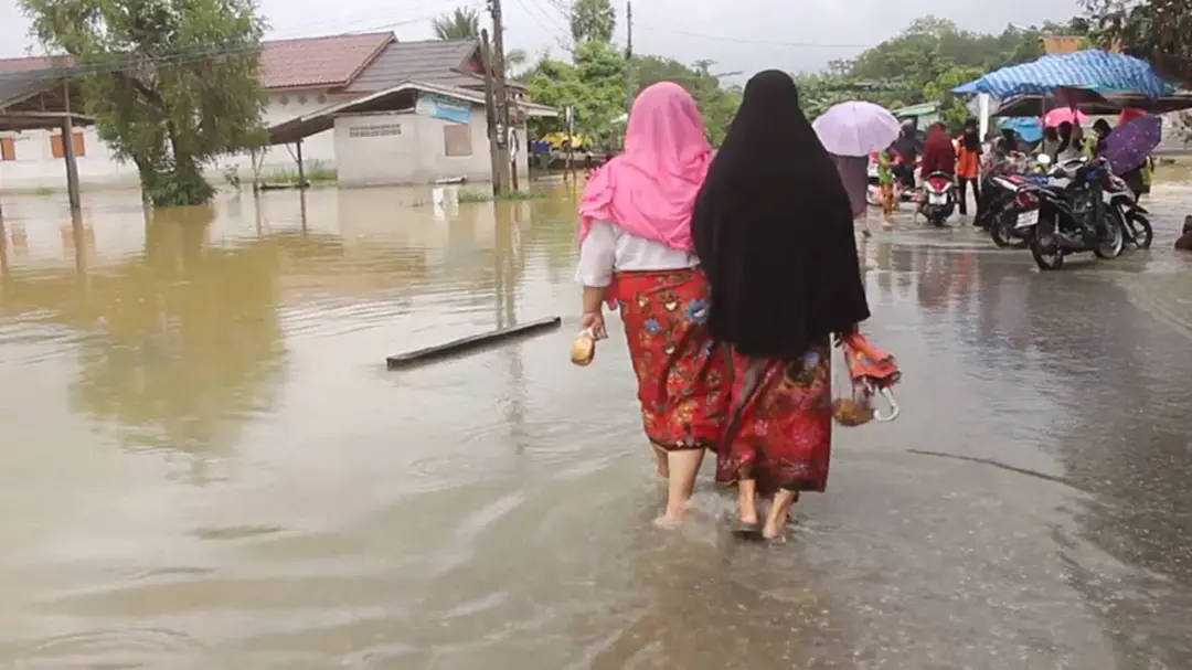 น้ำท่วม จ.ยะลา เริ่มลด หลังฝนหยุดตก น้ำท่วม จ.ยะลา เริ่มลด หลังฝนหยุดตก