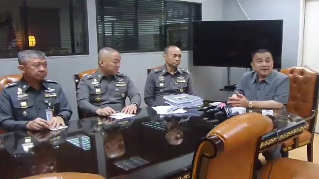 ศรีวราห์จ่อหมายจับผตห.ซุกอาวุธสงครามโยง"โกตี๋" ศรีวราห์จ่อหมายจับผตห.ซุกอาวุธสงครามโยง"โกตี๋"