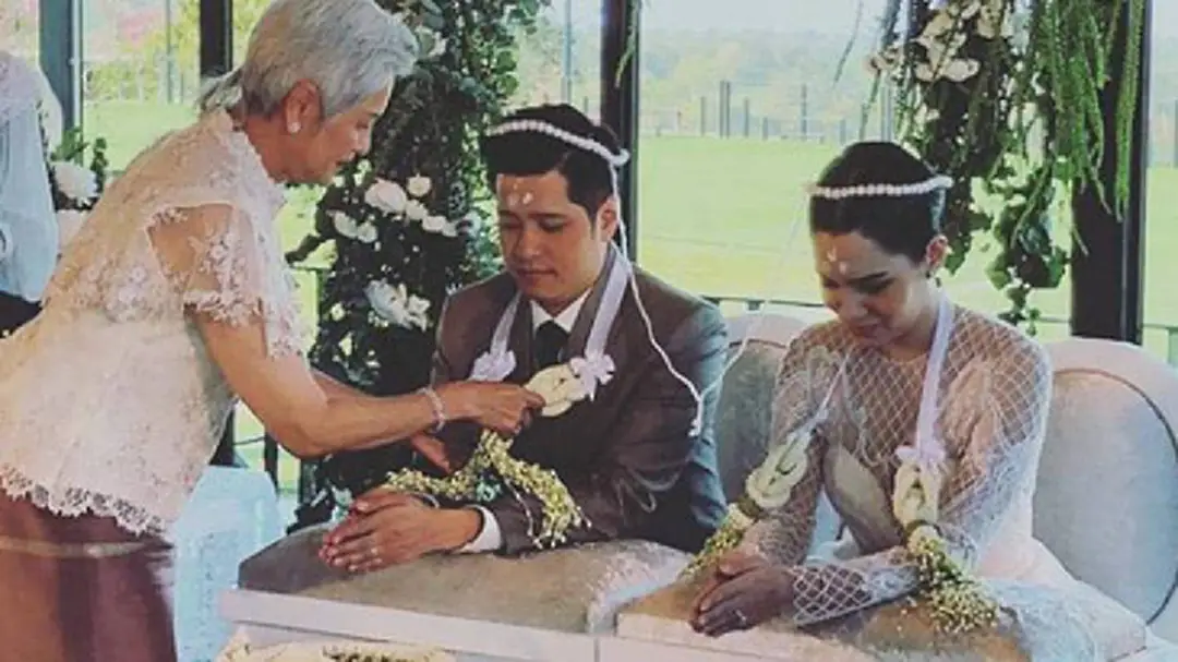 จ๊ะควงเอิร์นจัดวิวาห์สุดโรแมนติกกลางขุนเขา จ๊ะควงเอิร์นจัดวิวาห์สุดโรแมนติกกลางขุนเขา