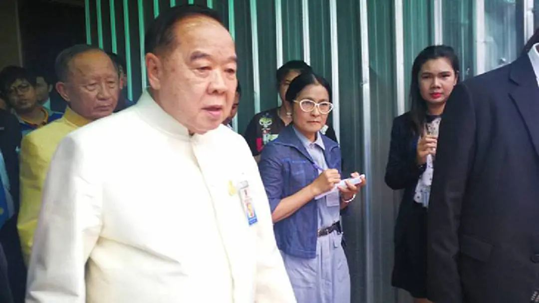 "ประวิตร" เผย คสช. ยังไม่ปลดล็อคให้พรรคการเมือง "ประวิตร" เผย คสช. ยังไม่ปลดล็อคให้พรรคการเมือง