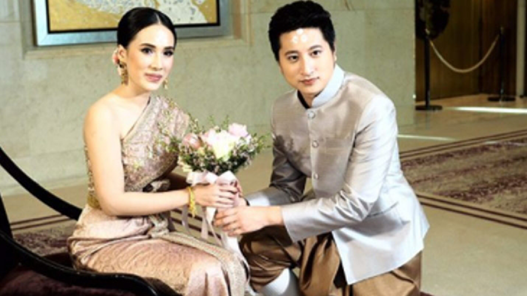 “เบนซ์ มนัญญา” เจ้าสาวป้ายแดงคนล่าสุด !!!