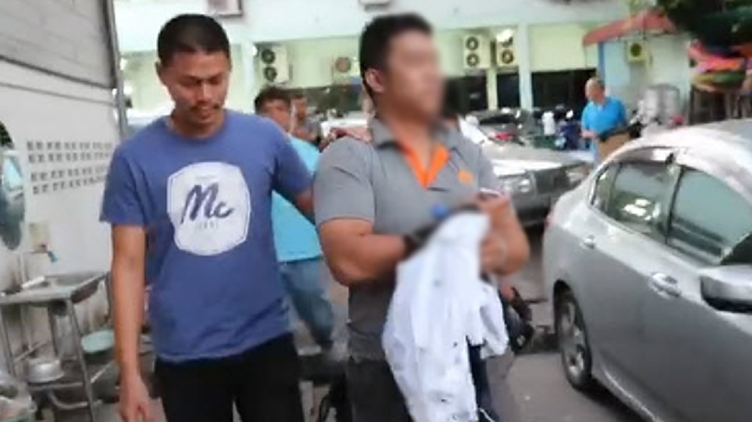 รวบแล้ว! "หนุ่มลายพราง" อุ้มรีดเงิน! "นักธุรกิจชาวอินเดีย"