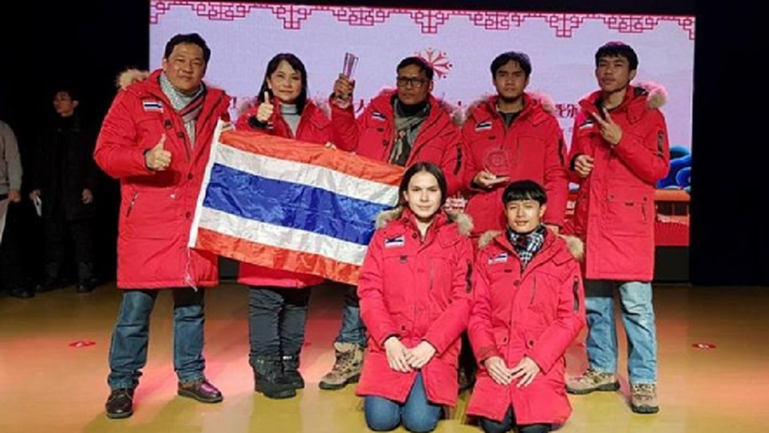 ไร้ที่ติ!! ชมผลงาน “เด็กอาชีวะไทย” คว้าแชมป์โลกแกะสลักหิมะ(คลิป)