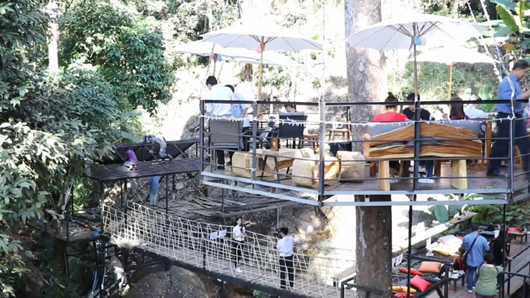 เชียงใหม่ สั่งรื้อร้านกาแฟ สร้างติดน้ำตก-รุกป่า