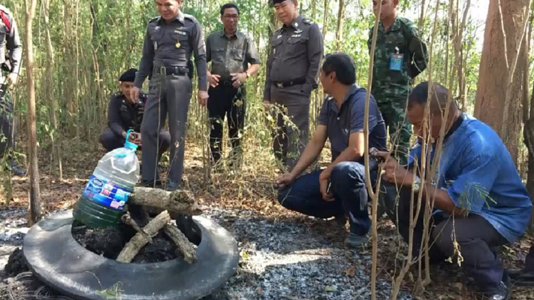 สยอง! พบศพถูกเผานั่งยาง ในป่า จ.พิจิตร