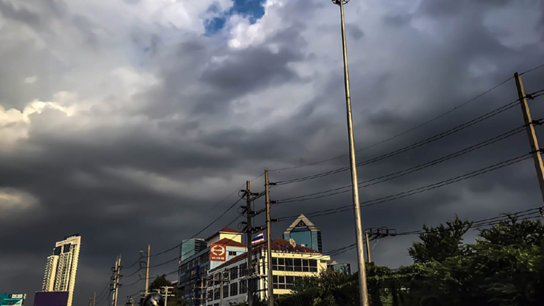 อุตุฯเตือน! ประเทศไทยอากาศแปรปรวน กทม.ฝนตกร้อยละ 40 ของพื้นที่ อุตุฯเตือน! ประเทศไทยอากาศแปรปรวน กทม.ฝนตกร้อยละ 40 ของพื้นที่
