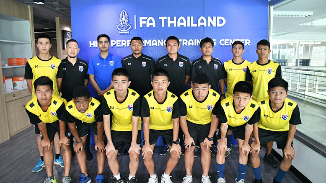 "ช้างศึกยู16" รายงานตัวคึกคักพร้อมลุยทัวร์นาเม้นต์พิเศษที่ญี่ปุ่น "ช้างศึกยู16" รายงานตัวคึกคักพร้อมลุยทัวร์นาเม้นต์พิเศษที่ญี่ปุ่น