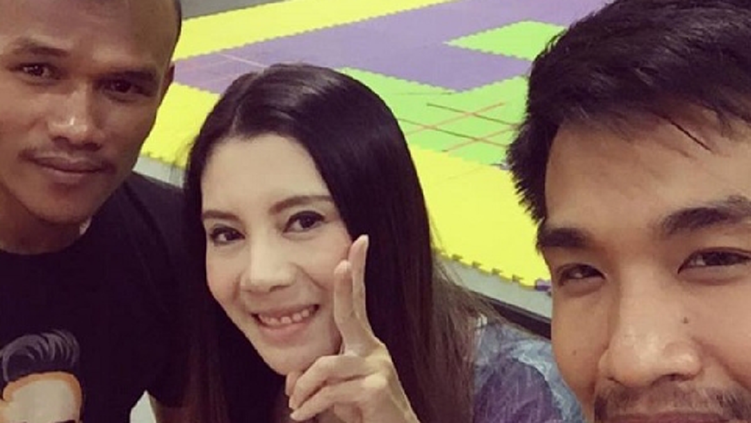 ชก..ไม่ชก?? ความเคลื่อนไหวก่อนขึ้นสังเวียน “เสี่ยโป้-อิคคิว” (คลิป) ชก..ไม่ชก?? ความเคลื่อนไหวก่อนขึ้นสังเวียน “เสี่ยโป้-อิคคิว” (คลิป)