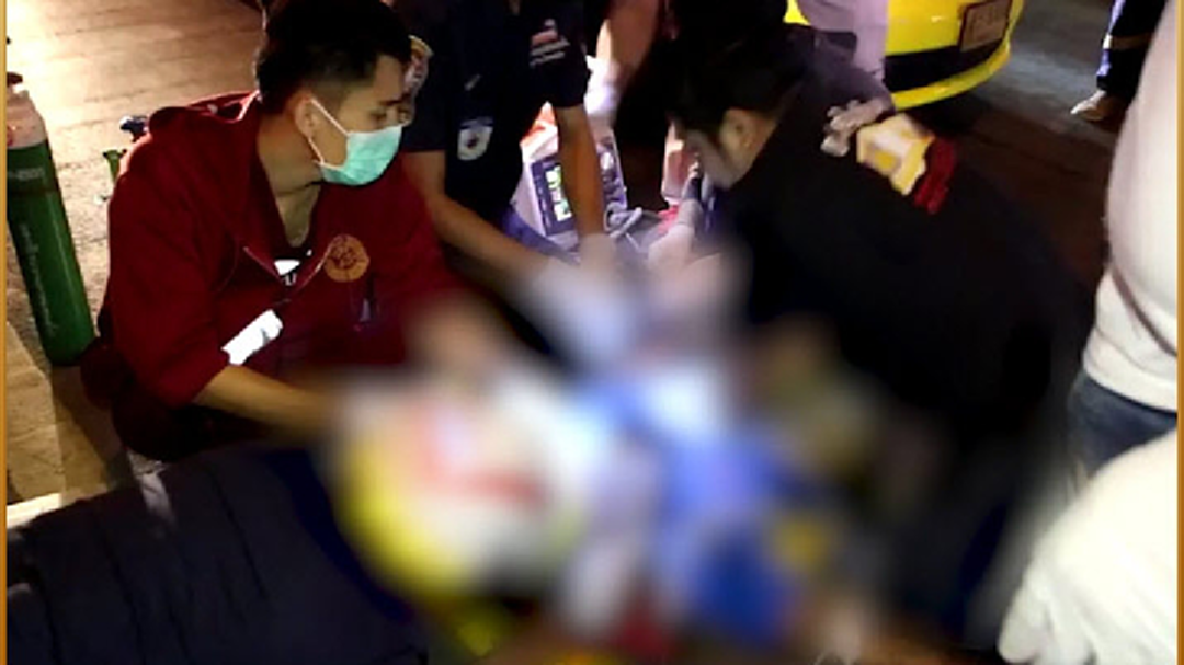 ปทุมธานี ซิ่งจยย.ชนท้ายสิบล้อดับ 3 ปทุมธานี ซิ่งจยย.ชนท้ายสิบล้อดับ 3