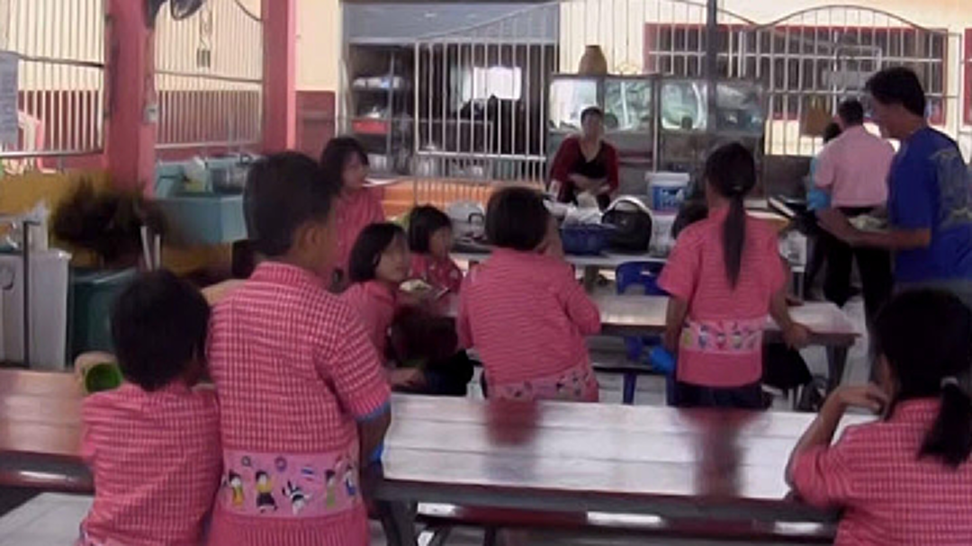 วอนช่วย! "เด็กกำพร้า" ขาดแคลนสิ่งของดำรงชีพ-เรือนนอนพังยับใกล้ถล่ม วอนช่วย! "เด็กกำพร้า" ขาดแคลนสิ่งของดำรงชีพ-เรือนนอนพังยับใกล้ถล่ม