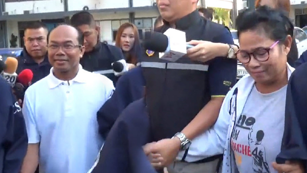 ค้านประกันตัว! "ครูปรีชา-เจ๊บ้าบิ่น" นำตัวฝากขังพรุ่งนี้ ค้านประกันตัว! "ครูปรีชา-เจ๊บ้าบิ่น" นำตัวฝากขังพรุ่งนี้