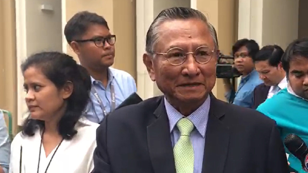 ประธานกกต.แย้ม! คุยปลดล็อคพรรคการเมือง “วิษณุ”ก่อนเรียกประชุมพรรคเก่า ประธานกกต.แย้ม! คุยปลดล็อคพรรคการเมือง “วิษณุ”ก่อนเรียกประชุมพรรคเก่า