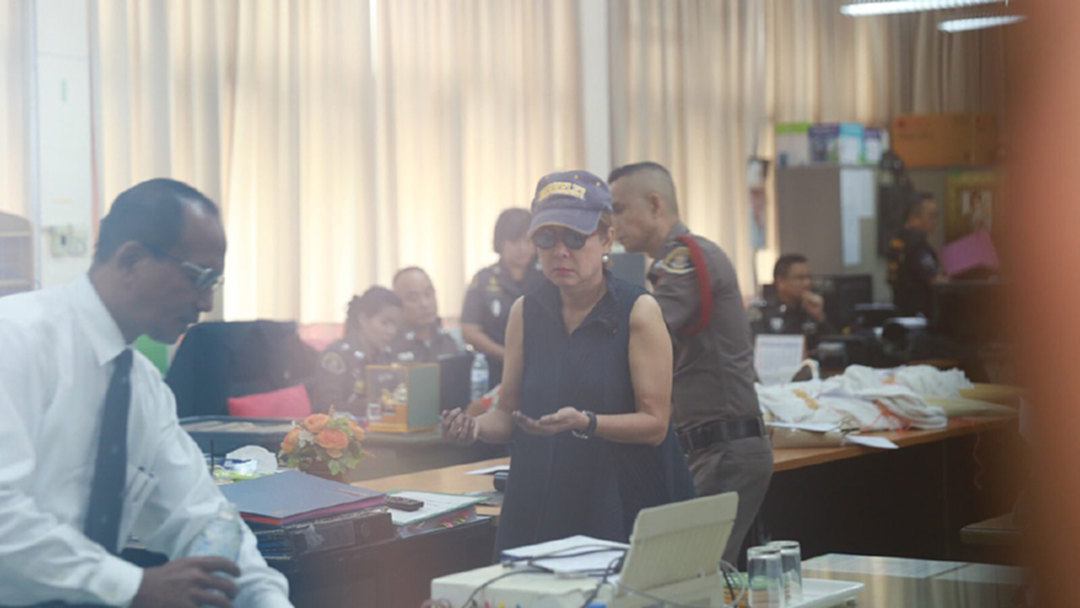 เมียเปรมชัย เผยตัว!...รับทราบข้อหาครอบครองงาช้า เมียเปรมชัย เผยตัว!...รับทราบข้อหาครอบครองงาช้า
