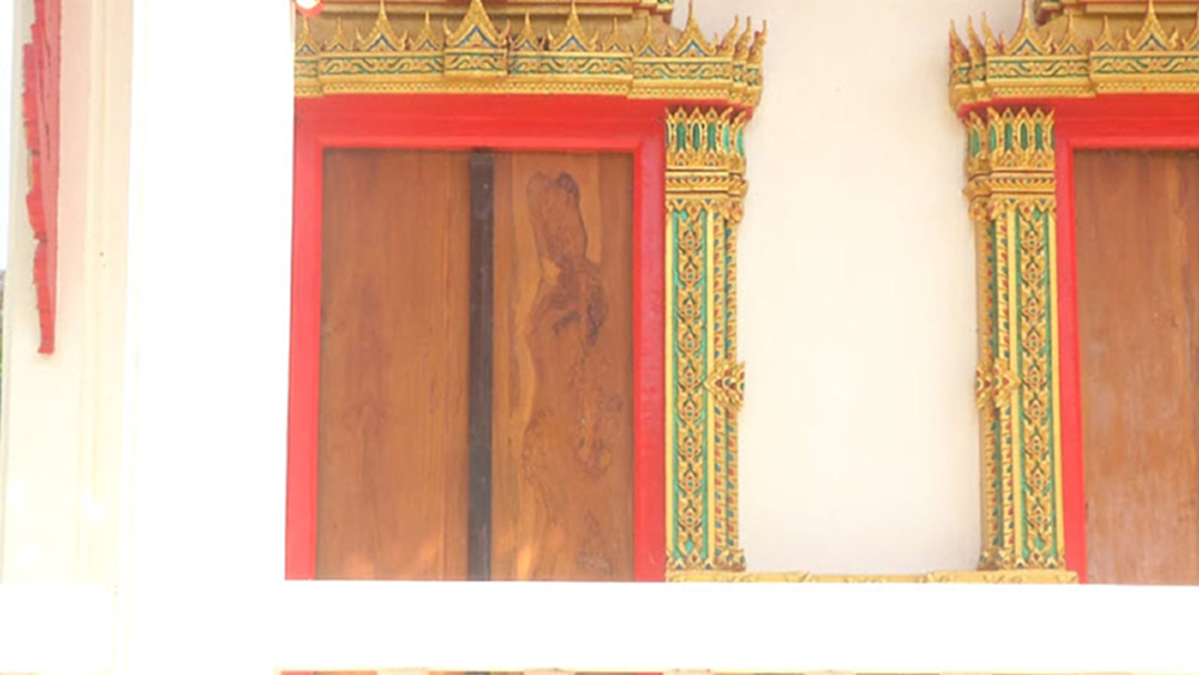 ตะลึง!รูปนางไม้อุ้มท้องโผล่บานประตูอุโบสถวัดดัง ตะลึง!รูปนางไม้อุ้มท้องโผล่บานประตูอุโบสถวัดดัง