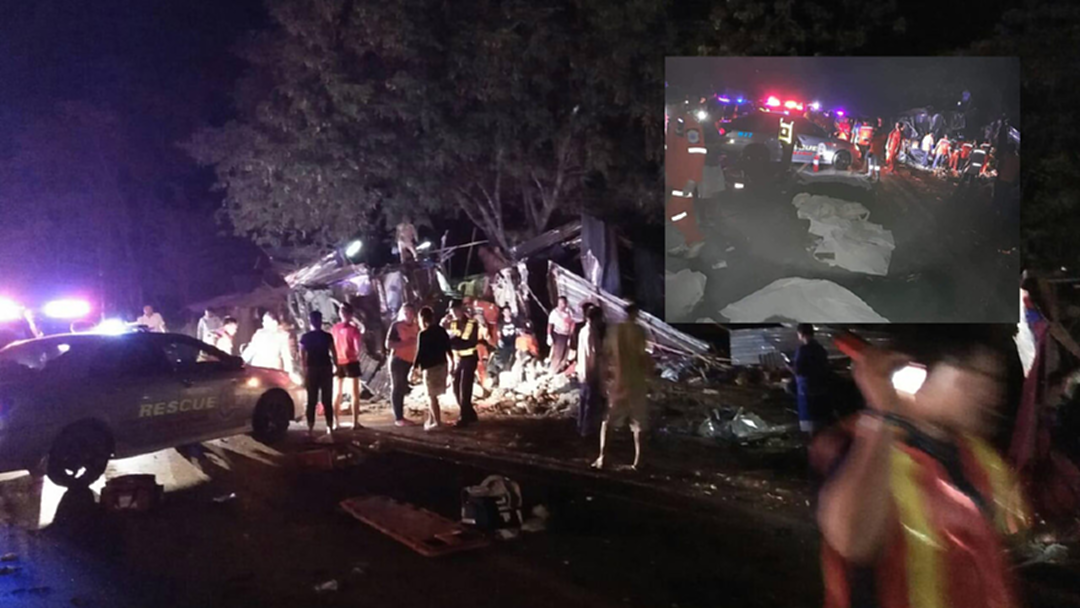 ด่วน! รถบัสชนสนั่น18ล้อ ดับนับ10 เจ็บ 50 โค้งวังน้ำเขียว