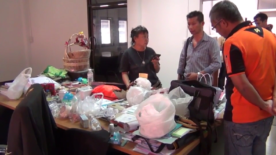 ดับปริศนา! ปภ.อ่างทอง นั่งเสียชีวิตคาโต๊ะทำงาน ดับปริศนา! ปภ.อ่างทอง นั่งเสียชีวิตคาโต๊ะทำงาน