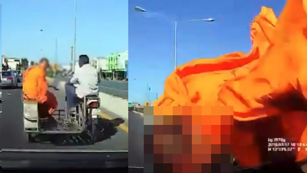 ขำไม่ออก! วินาทีพระถูกรถชนจีวรบิน ซ้ำคนขับอุทานลั่น "เวรกรรม" ขำไม่ออก! วินาทีพระถูกรถชนจีวรบิน ซ้ำคนขับอุทานลั่น "เวรกรรม"