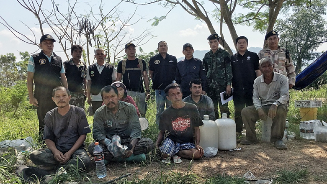 เช็กข่าวเช้านี้ :  ชุดเฉพาะกิจพญาเสือ ยึดที่ดิน 20 ไร่คืน / ฝ่าฝืนดื่มไม่ขับ จับยึดรถแล้วกว่า 3 พันราย /รดน้ำพระพุทธสิหิงค์ได้ที่ สวนลมฯ /จ่อย้ายโกง พม.ออก