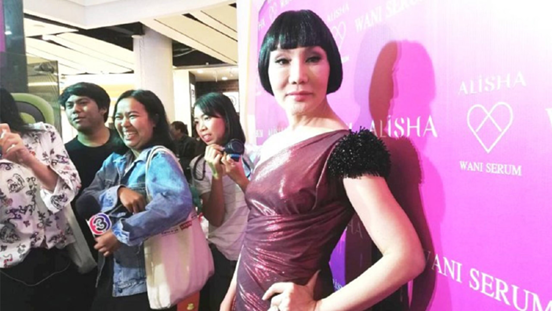 โซเชียลกระหน่ำ"ม้า อรนภา" หลังโบ้ยเป็นหน้าที่อย.ตรวจสอบสินค้าไม่ใช่ตน โซเชียลกระหน่ำ"ม้า อรนภา" หลังโบ้ยเป็นหน้าที่อย.ตรวจสอบสินค้าไม่ใช่ตน