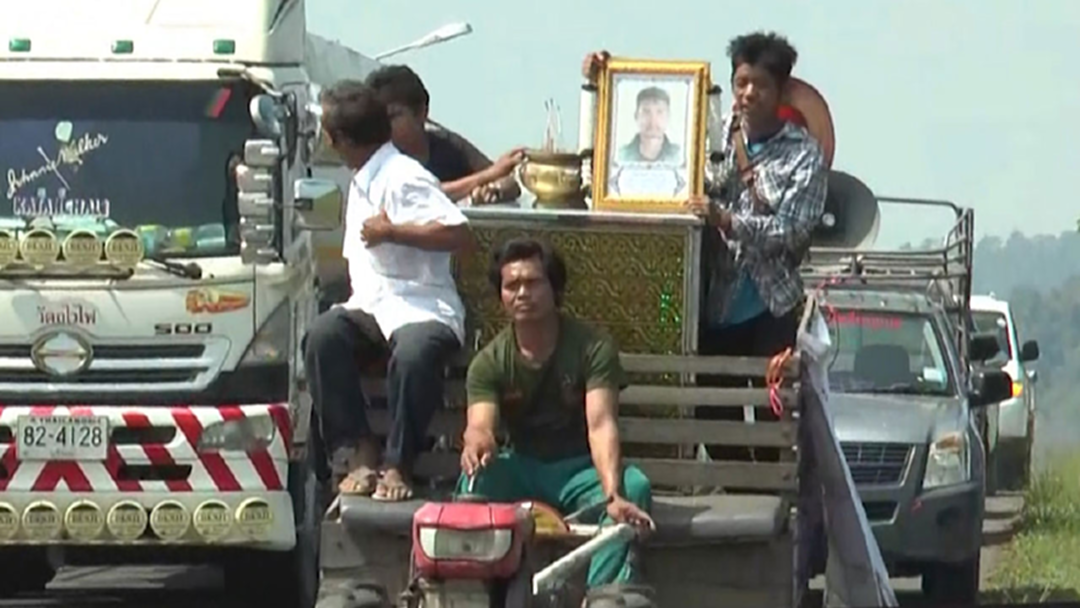ญาติพรานป่าแห่โลงศพบุกอำเภอ ร้องขอความเป็นธรรม