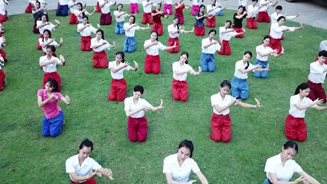 "นักศึกษาม.ขอนแก่น" กว่า 100คน ซ้อมใหญ่พิธีบวงสรวงหลวงพ่อคูณ "นักศึกษาม.ขอนแก่น" กว่า 100คน ซ้อมใหญ่พิธีบวงสรวงหลวงพ่อคูณ