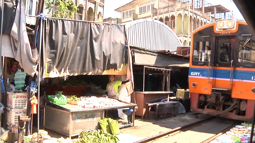 แม่ค้า-พ่อค้า"ตลาดร่มหุบ" โต้ฝรั่งโพสต์บ่นสกปรก ซัด!ไม่เข้าใจวิถีชาวบ้าน แม่ค้า-พ่อค้า"ตลาดร่มหุบ" โต้ฝรั่งโพสต์บ่นสกปรก ซัด!ไม่เข้าใจวิถีชาวบ้าน