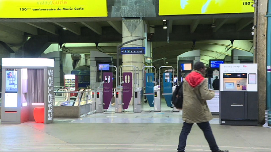 พนักงานรถไฟฝรั่งเศสผละงาน 1 สัปดาห์ สร้างความเสียหายแล้ว 100 ล้านยูโร พนักงานรถไฟฝรั่งเศสผละงาน 1 สัปดาห์ สร้างความเสียหายแล้ว 100 ล้านยูโร