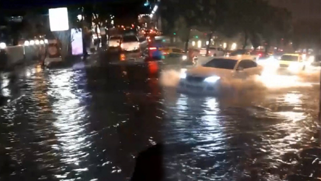 ฝนถล่มกรุงกลางดึก หนักสุดเขตห้วยขวาง