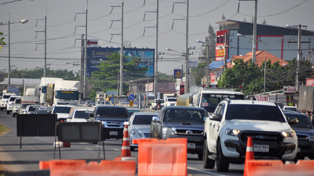 รถแน่นถนนมิตรภาพ! เปิดช่องทางพิเศษยาวกว่า 15 กม. รถแน่นถนนมิตรภาพ! เปิดช่องทางพิเศษยาวกว่า 15 กม.