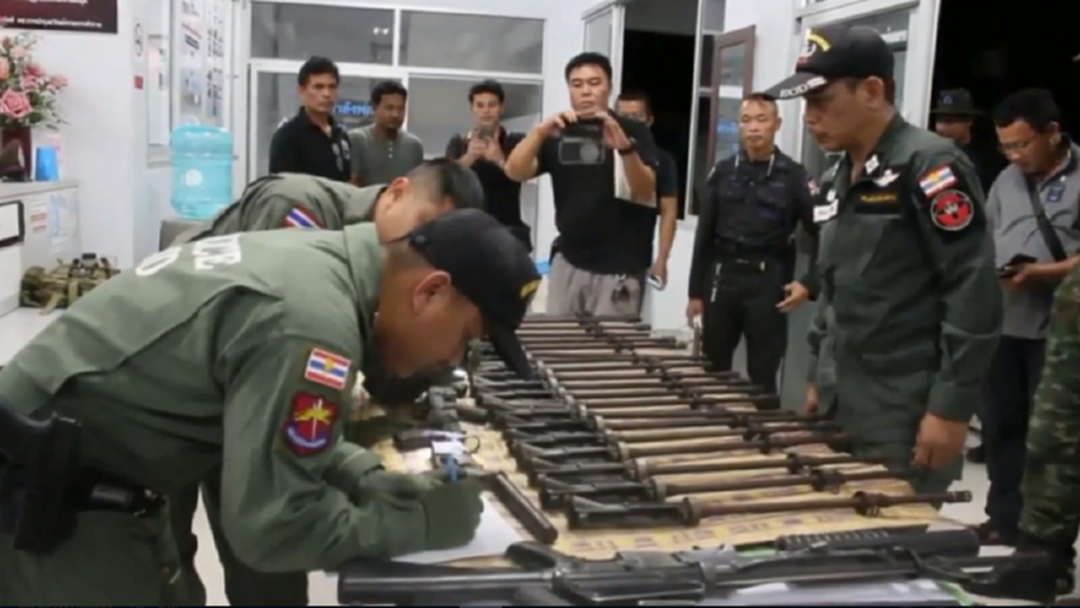 จับอาวุธสงครามล็อตใหญ่ ขนจากกัมพูชา ข้ามชายแดนมาตราด จับอาวุธสงครามล็อตใหญ่ ขนจากกัมพูชา ข้ามชายแดนมาตราด